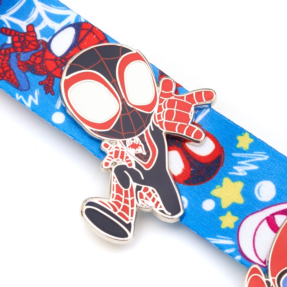 Disney Store Ensemble pin's et tour de cou Spidey et ses amis extraordinaires